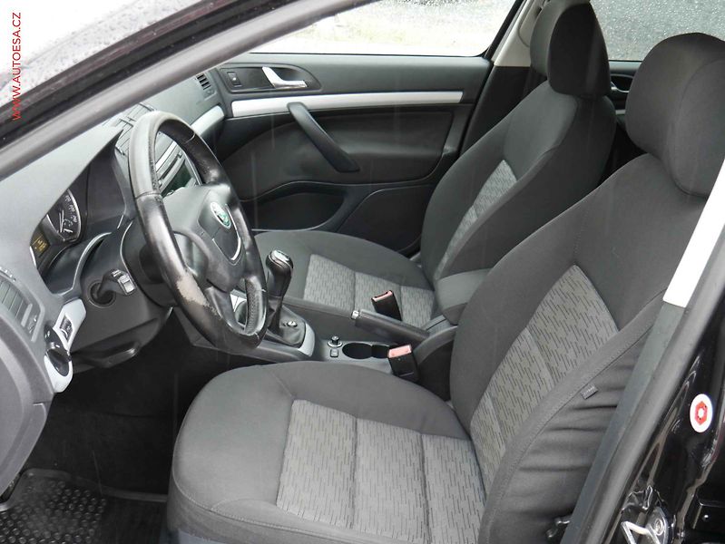 Škoda Octavia (2011) 1.2 TSi, 2.maj,ČR, AC, temp - fotka 9 z 15