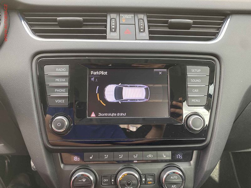 Škoda Octavia (2014) 1.4 TSi, Elegance, bixen, - fotka 17 z 18