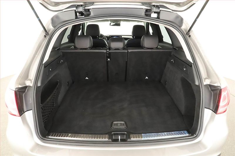 Mercedes-Benz GLC (2020) 200 4MATIC - fotka 11 z 17