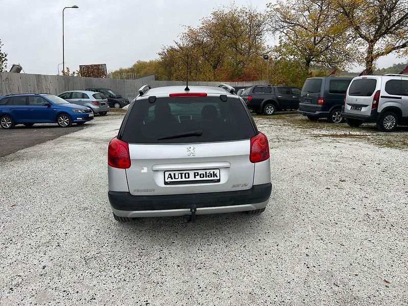 Peugeot 207 1.4 16V - fotka 11 z 14