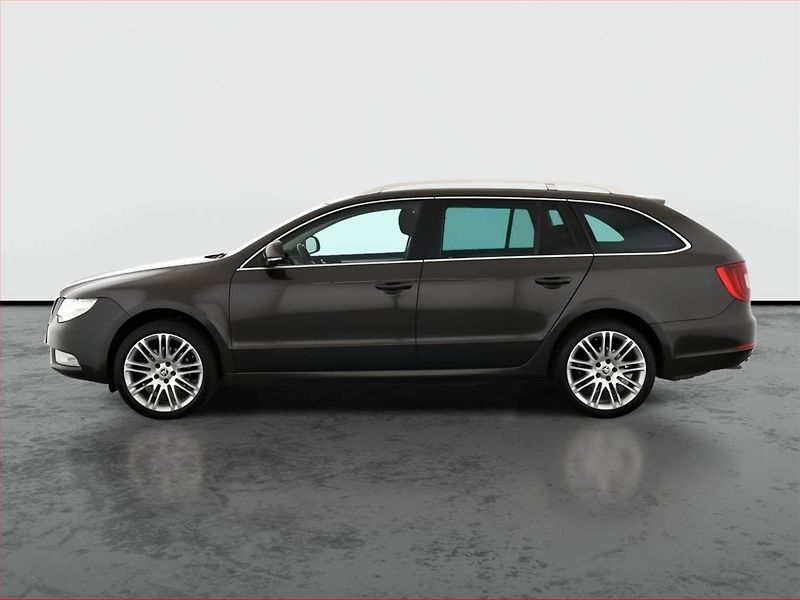 Škoda Superb (2012) 2.0 TDI, Automat, Xenony - fotka 3 z 16