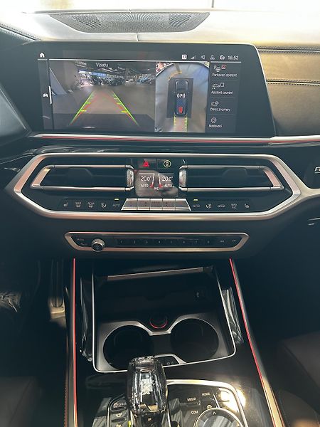 BMW X7 (2021) M50d Last Edition 1/100 - fotka 10 z 20