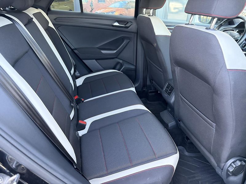 Volkswagen T-Roc 1.5TSi Style 110kW - fotka 15 z 22