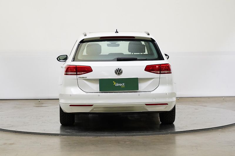 Volkswagen Passat - fotka 6 z 30
