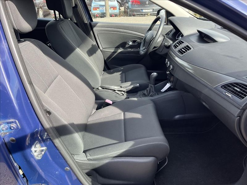 Renault Mégane 1,6 i KLIMA SERVIS STK 2/2027 - fotka 11 z 35