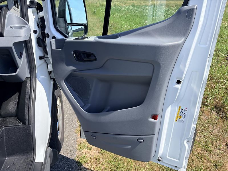 Ford Transit 2.0TDCI 96KW L2H2 9 MÍST - fotka 41 z 44