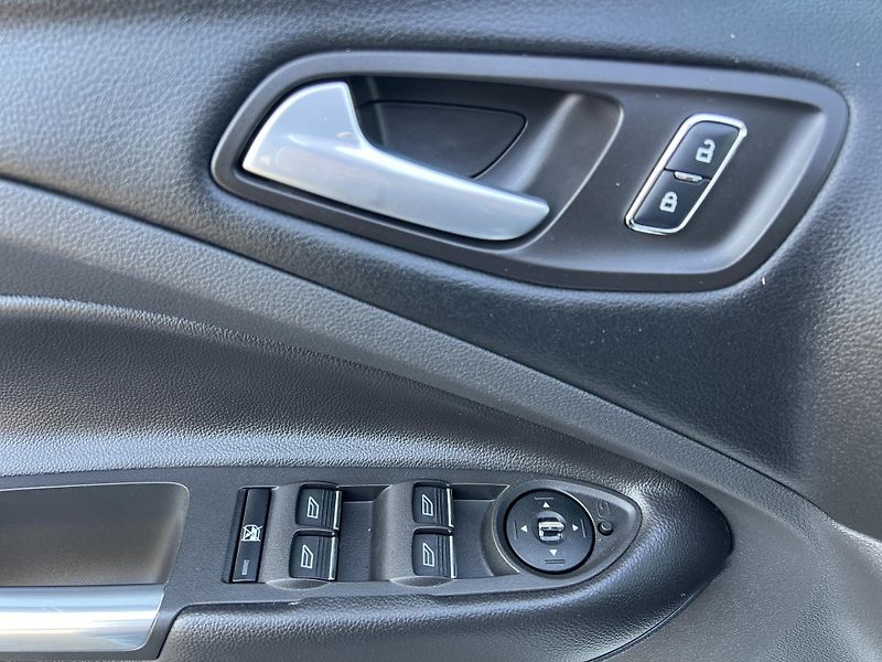 Ford Kuga 2.0TDCi 4x4 TAŽNÉ TEMPOMAT  - fotka 12 z 31