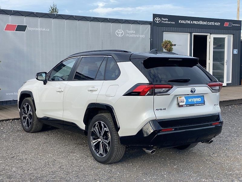 Toyota RAV4 2.5Plug-in, ČR, Selection, 4x4 - fotka 5 z 16