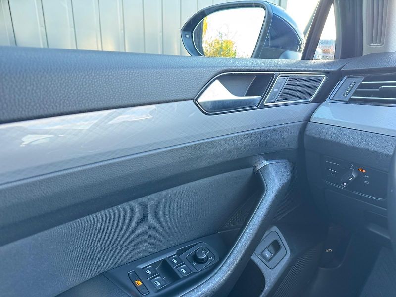 Volkswagen Passat (2022) BUSINESS 1.5TSI 110kW DSG CZ  - fotka 11 z 11