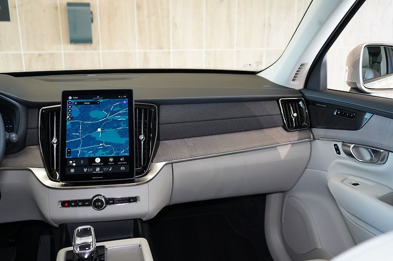 Volvo XC90 T8 PLUS Bright, Vzduch, 360° - fotka 50 z 50