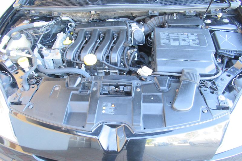 Renault Mégane 1.6i  KLIMA  - fotka 19 z 20