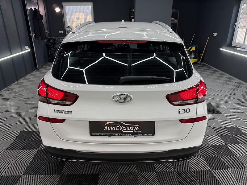 Hyundai i30 (2022) CW 1.5 T-GDi mHEV Family DCT - fotka 7 z 25