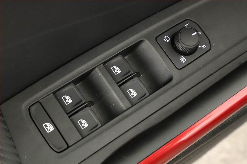 Škoda Fabia (2025) 1.5 TSI, MONTE CARLO, AUTOMAT - fotka 9 z 20
