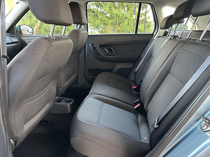 Škoda Fabia (2010) 1.2TSi 73500KM - fotka 13 z 14