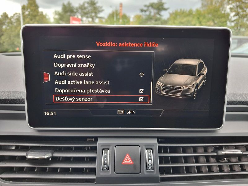 Audi Q5 (2020) S-Line DSG Quattro 2.0TDi 140k - fotka 29 z 35