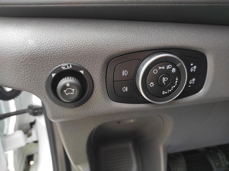 Ford Transit 2,0EcoBlue 125kW, L3,Tažné,ČR - fotka 19 z 40