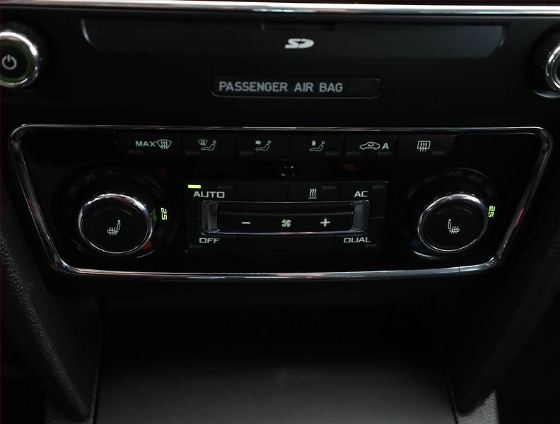 Škoda Superb (2013) 2.0 TDI, 4X4, Automat - fotka 13 z 18