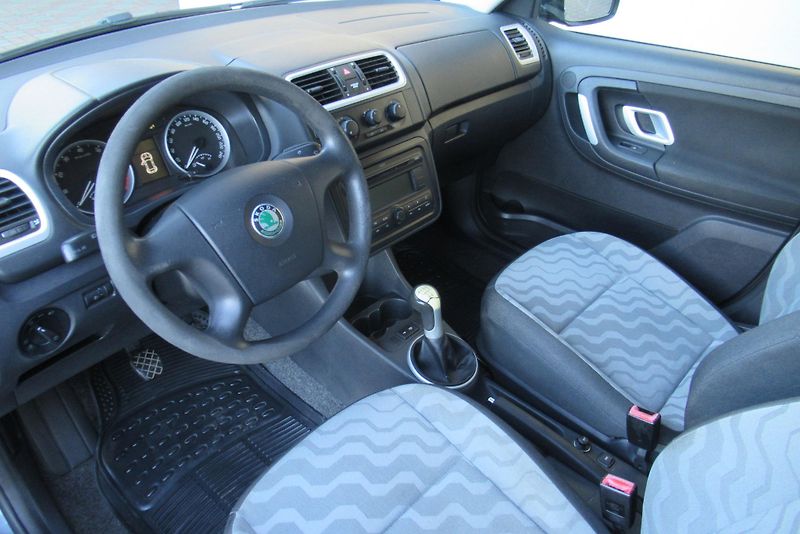 Škoda Fabia 1.2 HTP KLIMA  - fotka 9 z 19