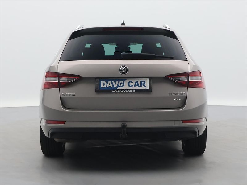 Škoda Superb 2,0 TDI 140kW 4x4 DSG Style CZ - fotka 6 z 34