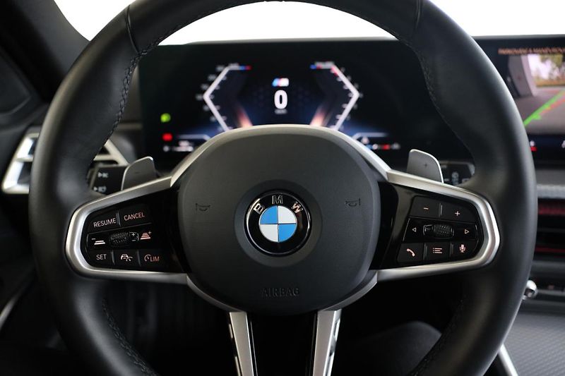 BMW Řada 3 330i xDrive Touring - fotka 24 z 24