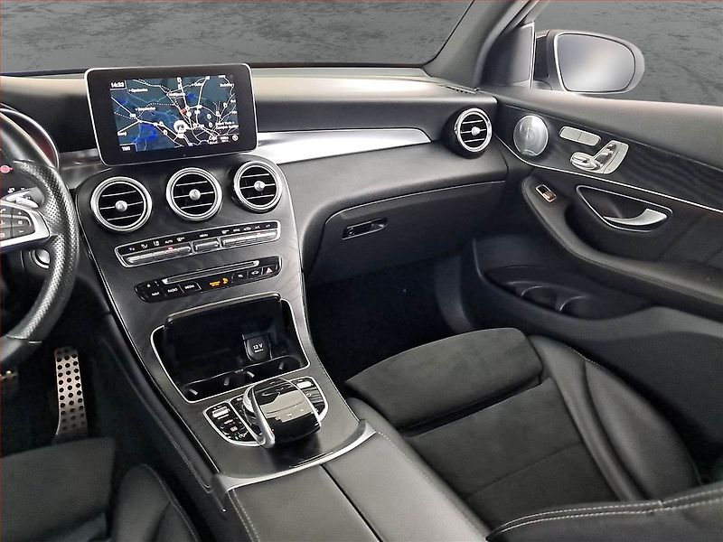 Mercedes-Benz GLC (2016) AMG line 250 d - fotka 8 z 21