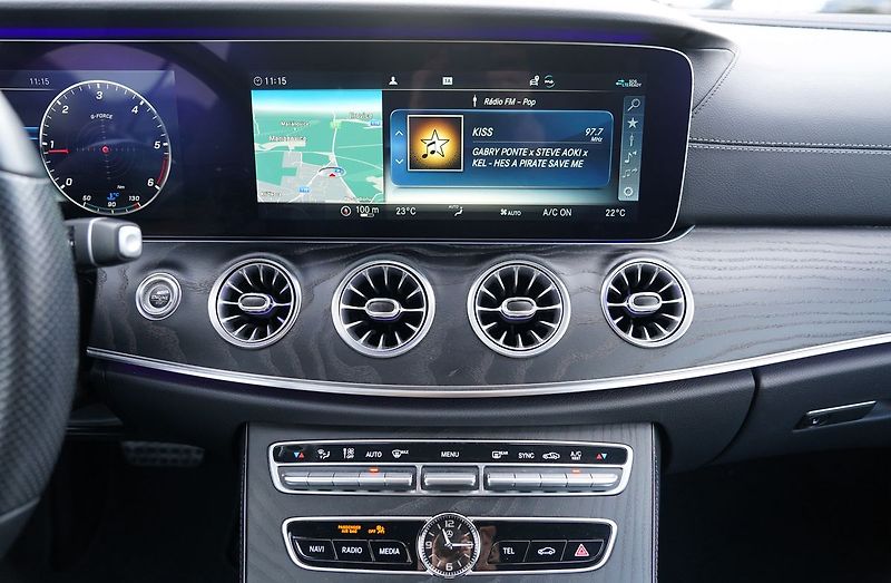 Mercedes-Benz Třídy E E 300d AMG Avantgarde/245 PS - fotka 28 z 34