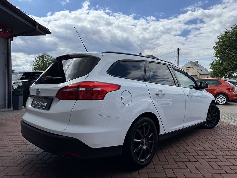 Ford Focus (2016) 1.6i Ti-VCT Klima Winter Paket - fotka 2 z 50