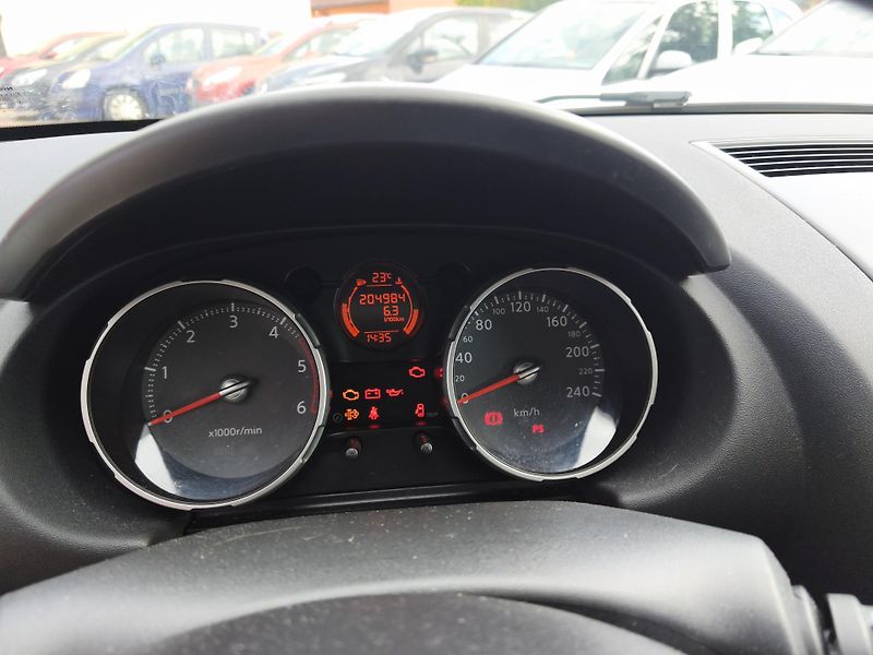 Nissan Qashqai (2009) +2(7.míst)-1,5Dci - fotka 17 z 20