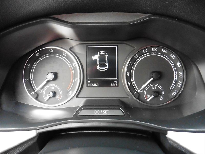 Škoda Scala 1,5 TSi 110kW, Led, Park, Temp - fotka 8 z 16