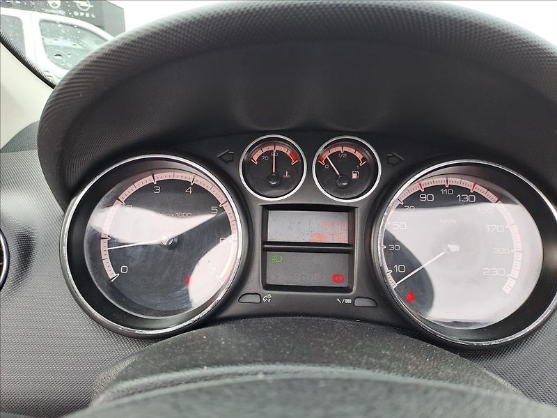 Peugeot 308 CC 1.6i 88kW - fotka 15 z 22