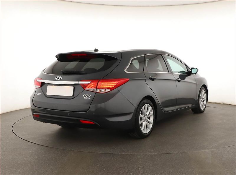 Hyundai i40 (2013) 1.7 CRDi, Serv.kniha, Xenony - fotka 5 z 17