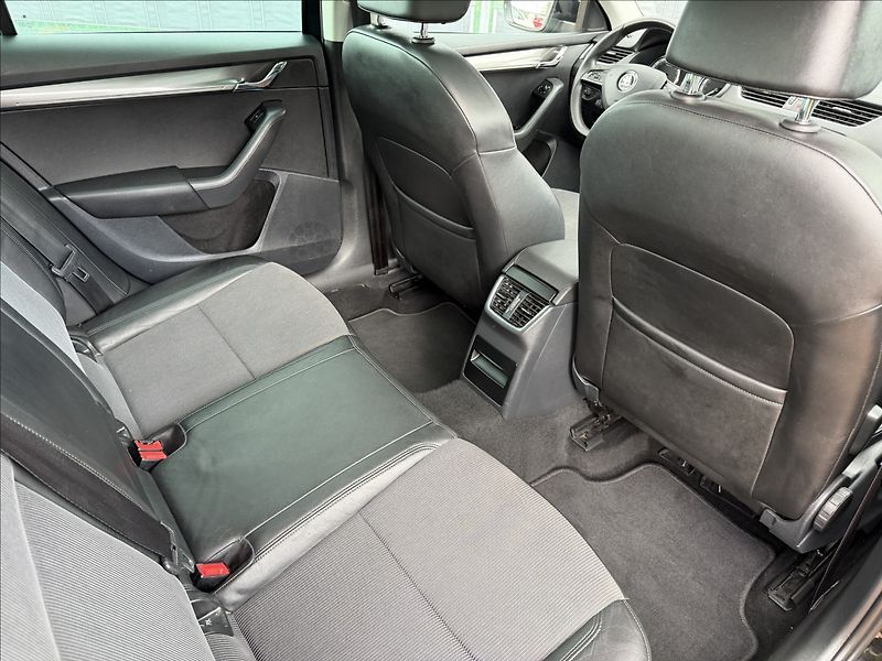 Škoda Octavia III 1.6 TDI Style DSG/Panorama - fotka 22 z 23