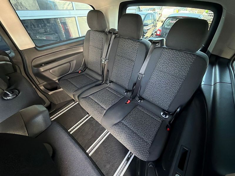 Mercedes-Benz Vito 119 CDI Tourer 4x4 - fotka 27 z 37