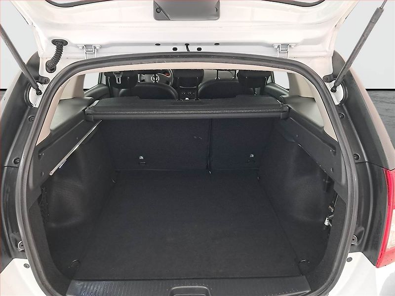 Dacia Logan (2016) 1.2 16V - fotka 14 z 16