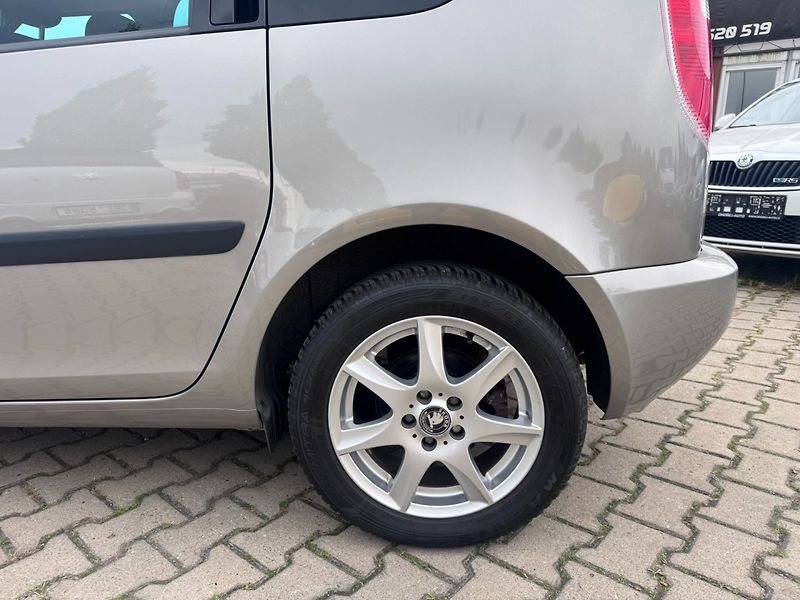 Škoda Roomster (2011) 1,6 TDI 77 KW KILOMETRY TAŽNÉ - fotka 14 z 50