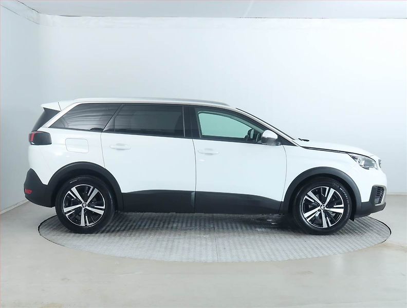 Peugeot 5008 (2020) Active PureTech 130, Automat - fotka 6 z 19