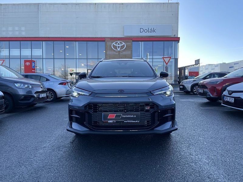 Toyota Corolla Cross 2.0 Hybrid GR Sport - fotka 11 z 30