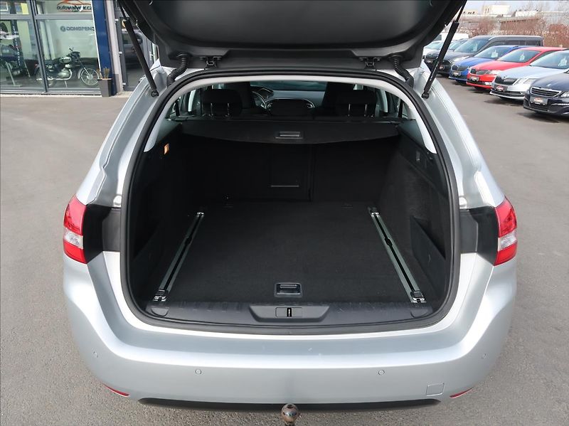 Peugeot 308 2,0 BHDi,110kW,NovéČR,DPH - fotka 21 z 23
