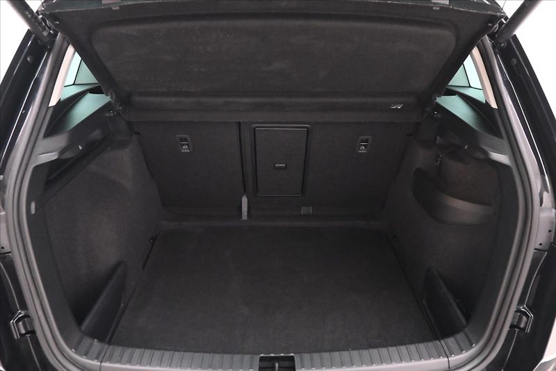 Škoda Karoq 2,0 TDI 85kW DSG Ambition Záru - fotka 10 z 31