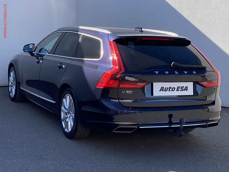 Volvo V90 (2018) 2.0D, AT, navi, LED - fotka 6 z 20