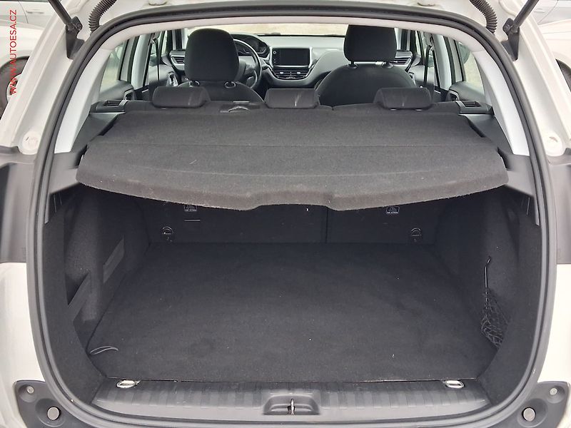 Peugeot 2008 (2017) 1.2PT, ČR, servis.kniha - fotka 7 z 20