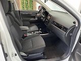 Mitsubishi Outlander 2.0 MIVEC AT 4x4 ČR REZERVACE - náhled 14