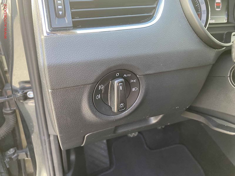 Škoda Octavia (2019) 1.6 TDi, Ambition, navi - fotka 15 z 17