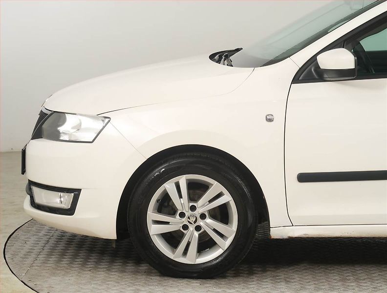 Škoda Rapid (2014) Spaceback 1.2 TSI, Serv.kniha - fotka 14 z 16