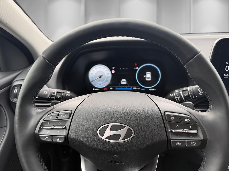 Hyundai i30 (2025) 1,5 T-GDi 103 kW STYLE - fotka 16 z 24