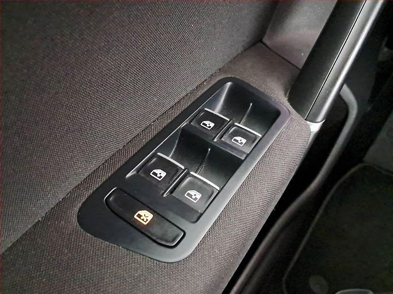 Volkswagen Golf Sportsvan (2019) 1.5 TSI, Automat, Serv.kniha - fotka 18 z 20