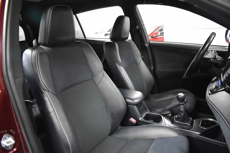 Toyota RAV4 2.0 D-4D 105kW*PO ROZVODECH* - fotka 12 z 44