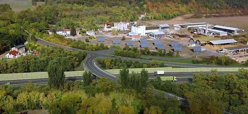 Snímky z prezentace úseku dálnice D7 u Postoloprt.