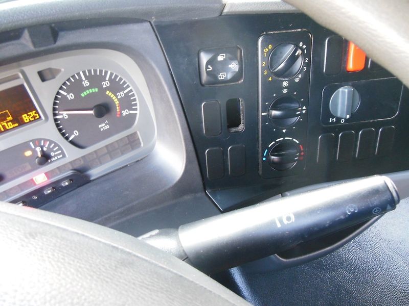 Mercedes-Benz Atego (2006) 1218, Ruka Palfinger PKK 8500 - fotka 32 z 38