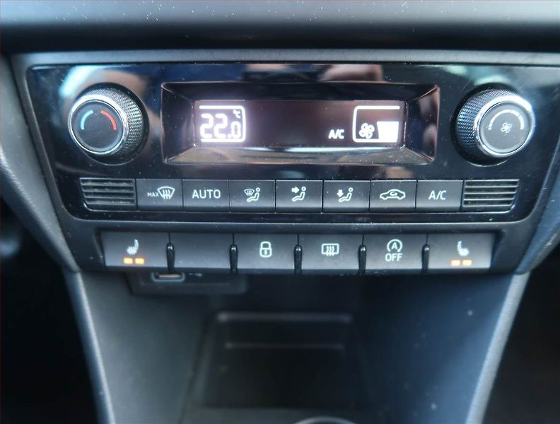 Škoda Rapid (2019) Style 1.0 TSI, ČR,1.maj - fotka 15 z 16
